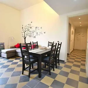 Holiday home Le Rondini A, Rome